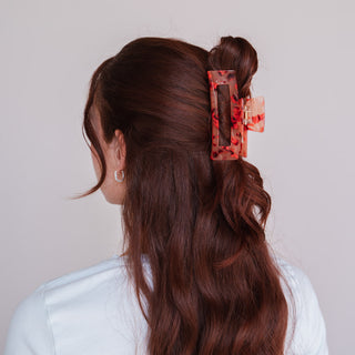 Karmijnrode haarclip