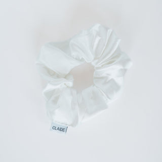 Claide Noemi Scrunchie – Elegantes Haaraccessoire aus Satin-Seide