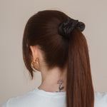 Stilvoll und edel: Das Justine Scrunchie von Claide aus echter Seide