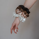 Satin-Seide, zeitlose Schönheit: Das Claide Scrunchies Classic Bundle (4er-Pack) für anspruchsvolle Styles